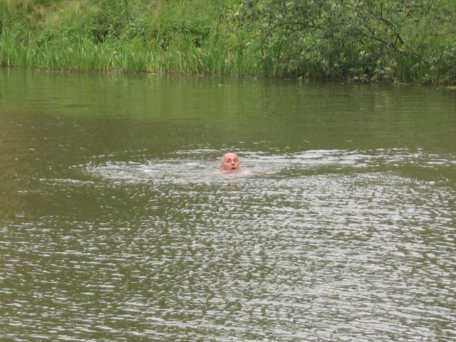 Голова Кряхтунова в воде
